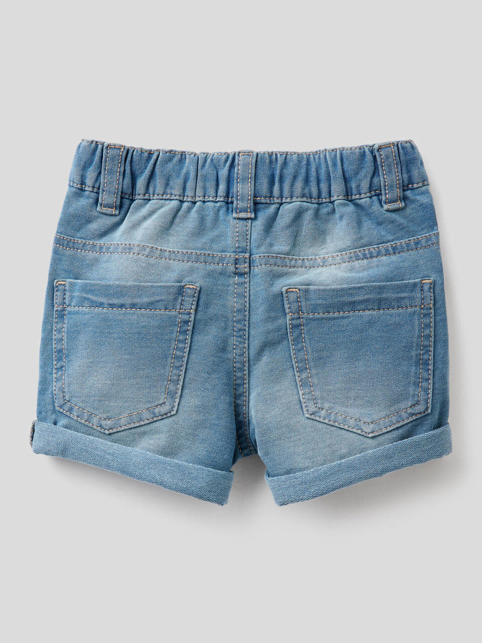 Pantaloncini in felpa effetto denim image number 2