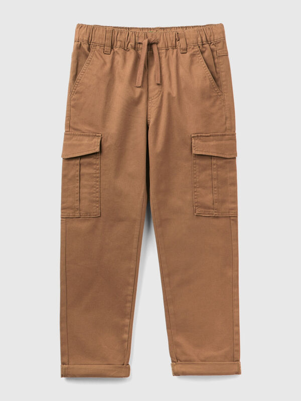 Straight leg cargo trousers