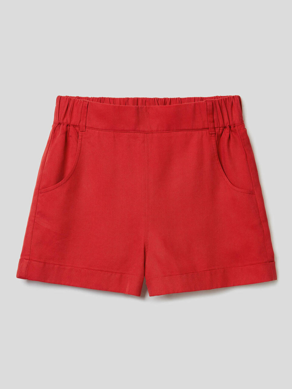 Shorts tinta unita con risvolto image number 1
