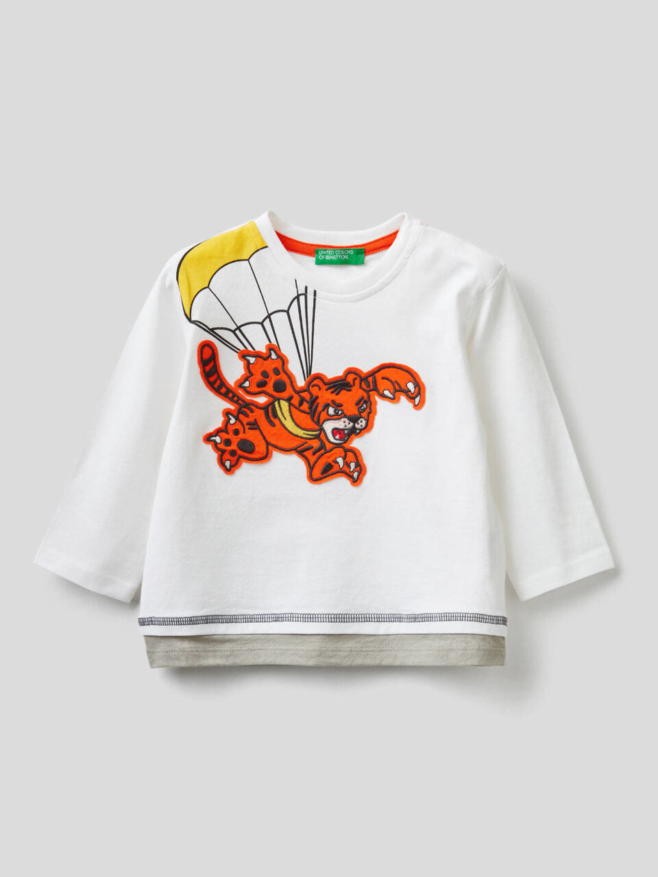 T-Shirt aus Baumwolle mit doppeltem Saum unten image number 1