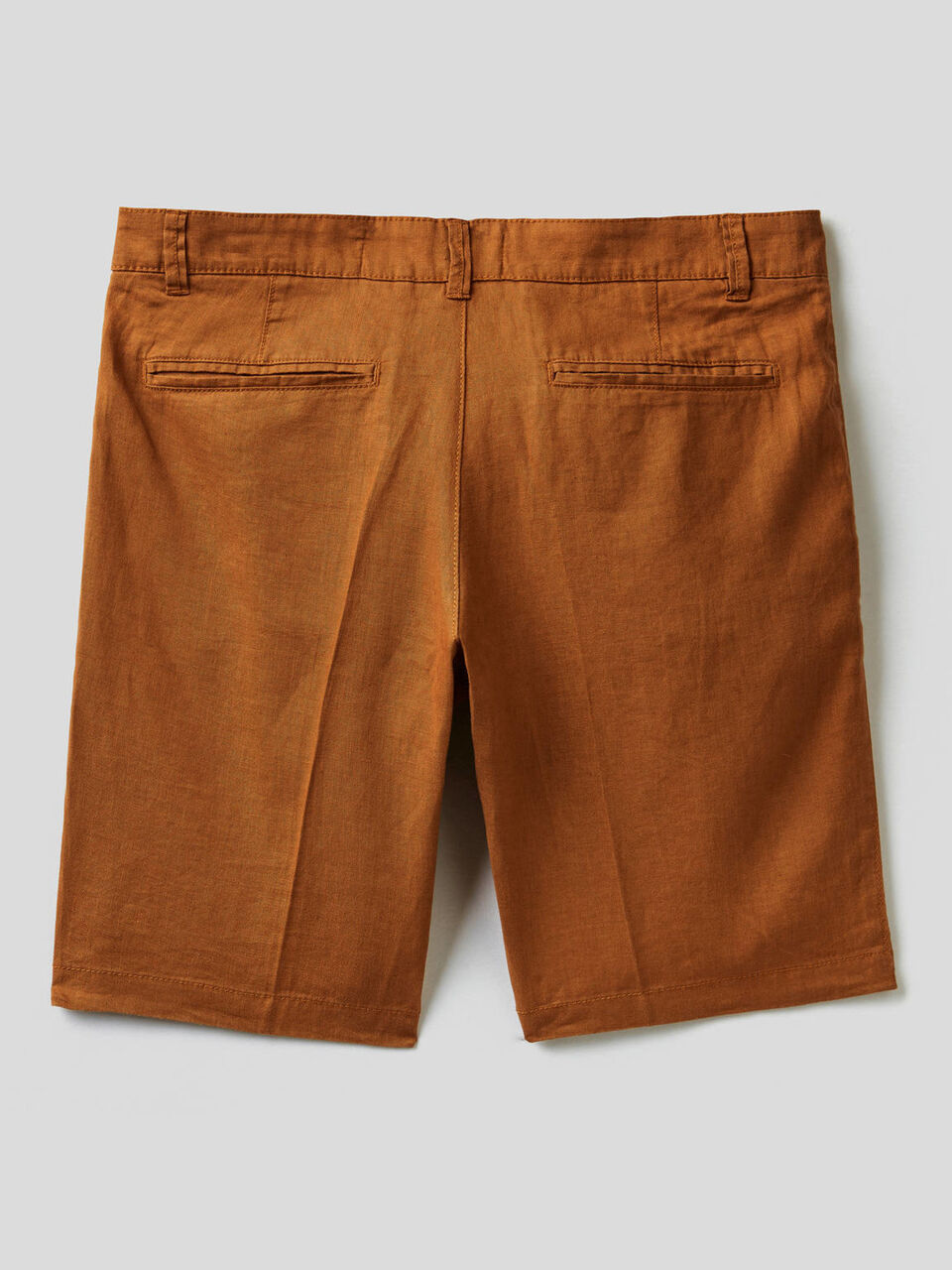 Bermudas in pure linen image number 2