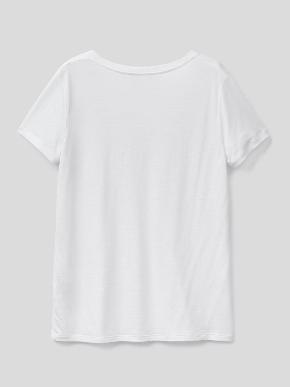 T-shirt avec col en V image number 2