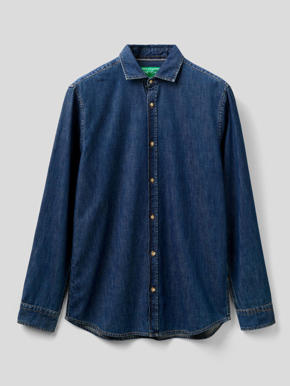 Chemise coupe slim en jeans 100% coton image number 1