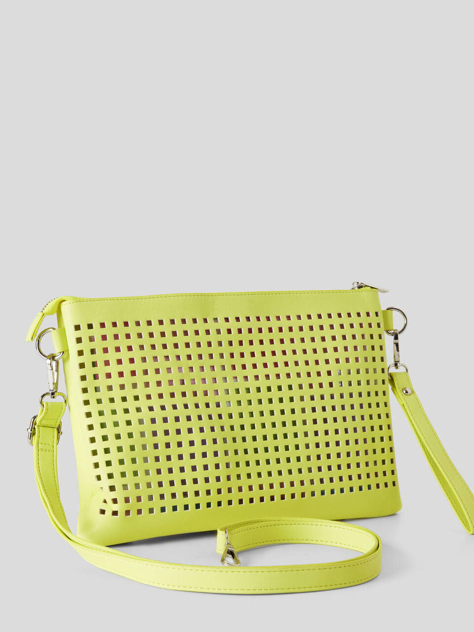 Tasche mit Lochmuster und herausnehmbarer, kleinerer Tasche image number 2