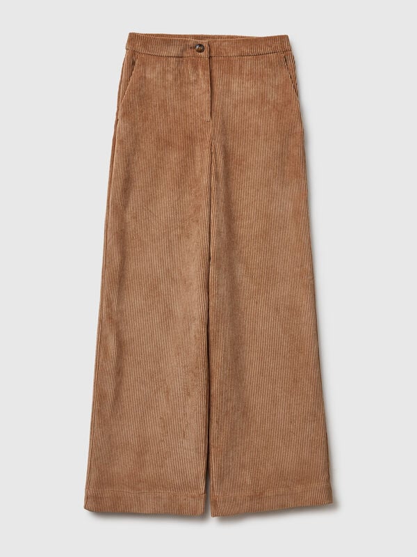 Ausgestellte Samthose Damen