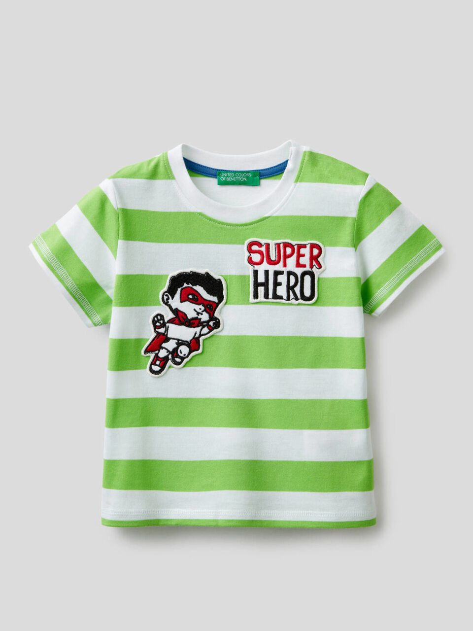 T-shirt a righe con patch image number 1