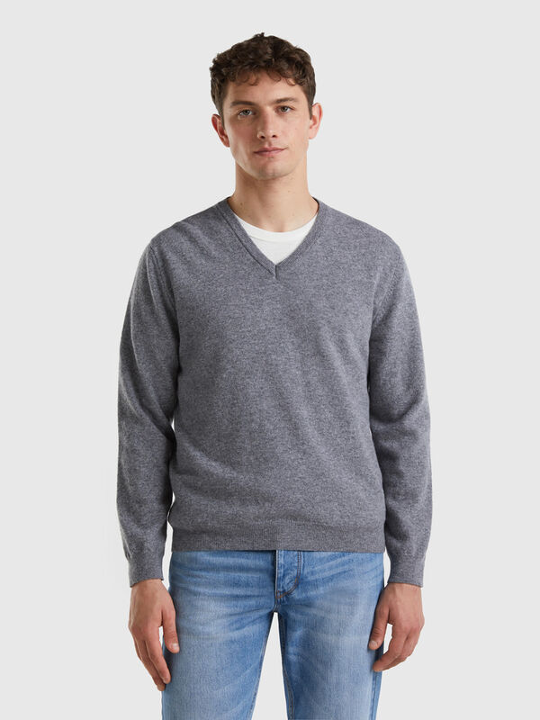 Dark gray V-neck sweater in pure Merino wool Men