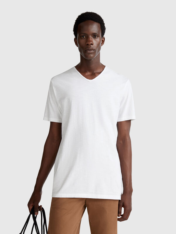 T-Shirt aus 100 % Baumwolle mit V-Ausschnitt Herren