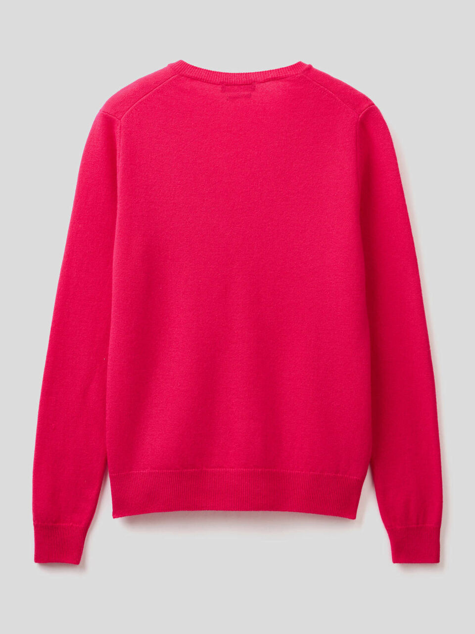 Pull avec col en V en pure laine vierge image number 2