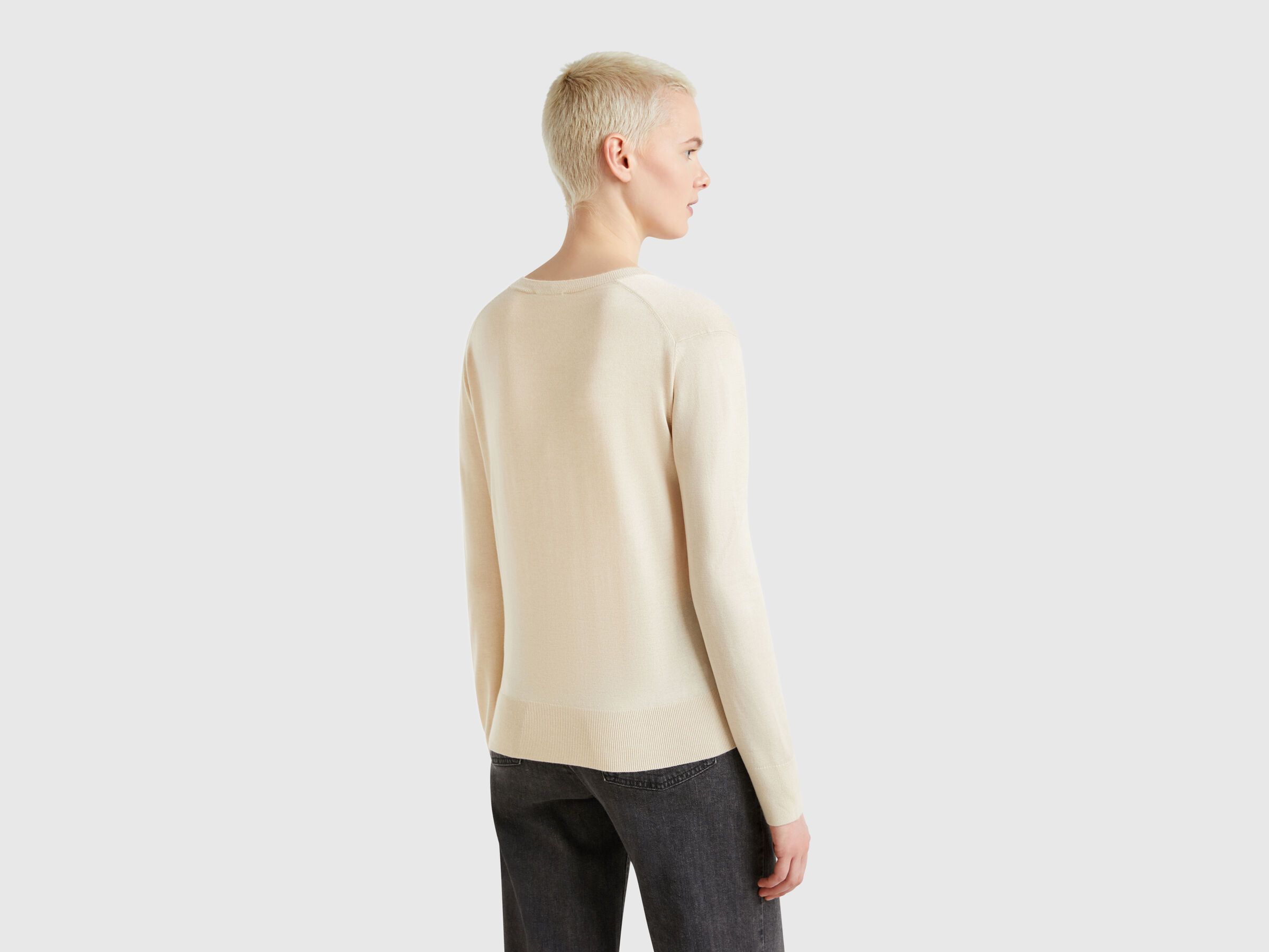 MAGLIA SCOLLO V M/L Donna image number 1