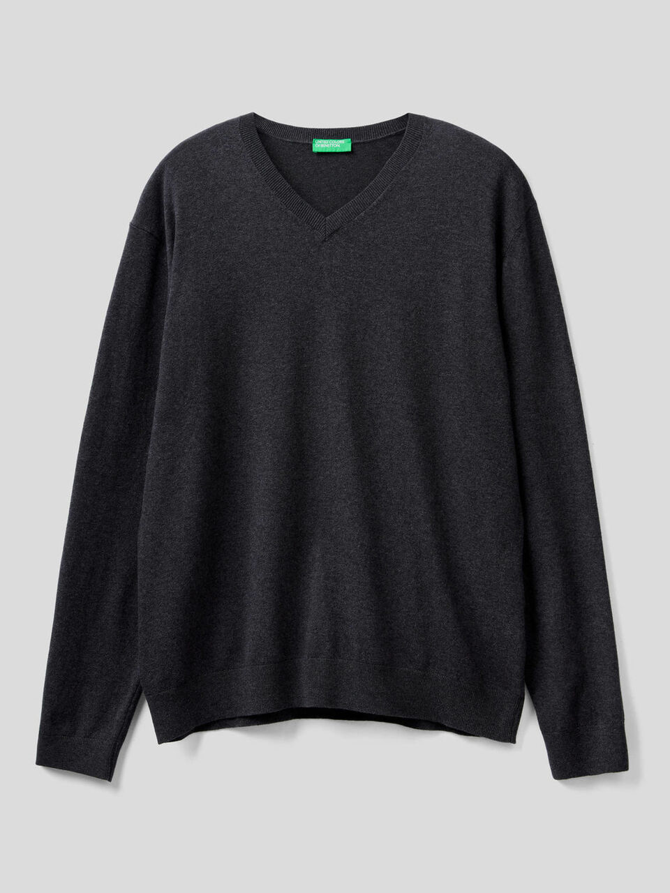 V-neck sweater in cotton blend image number 1