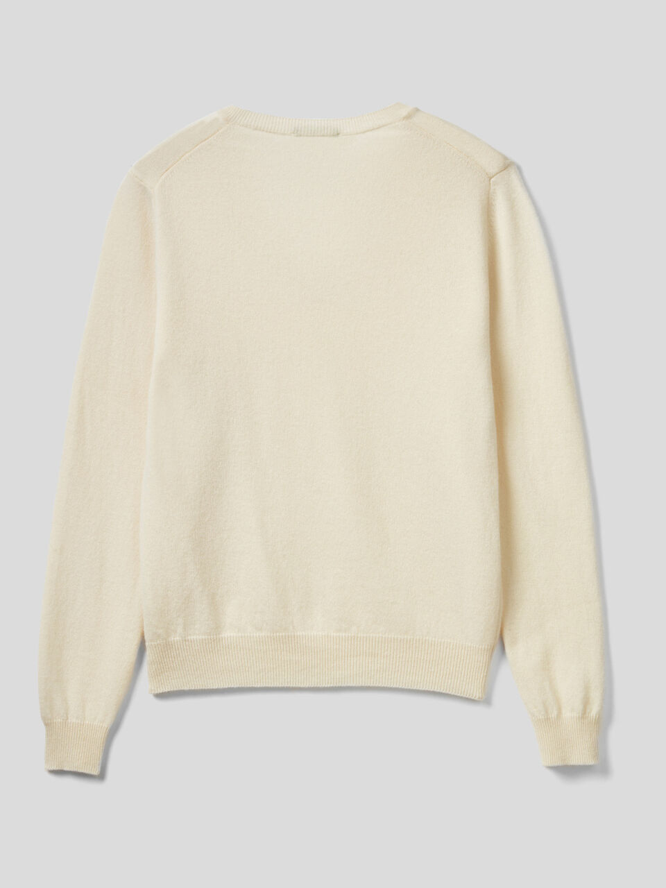 Maglia con scollo a V in pura lana vergine image number 2