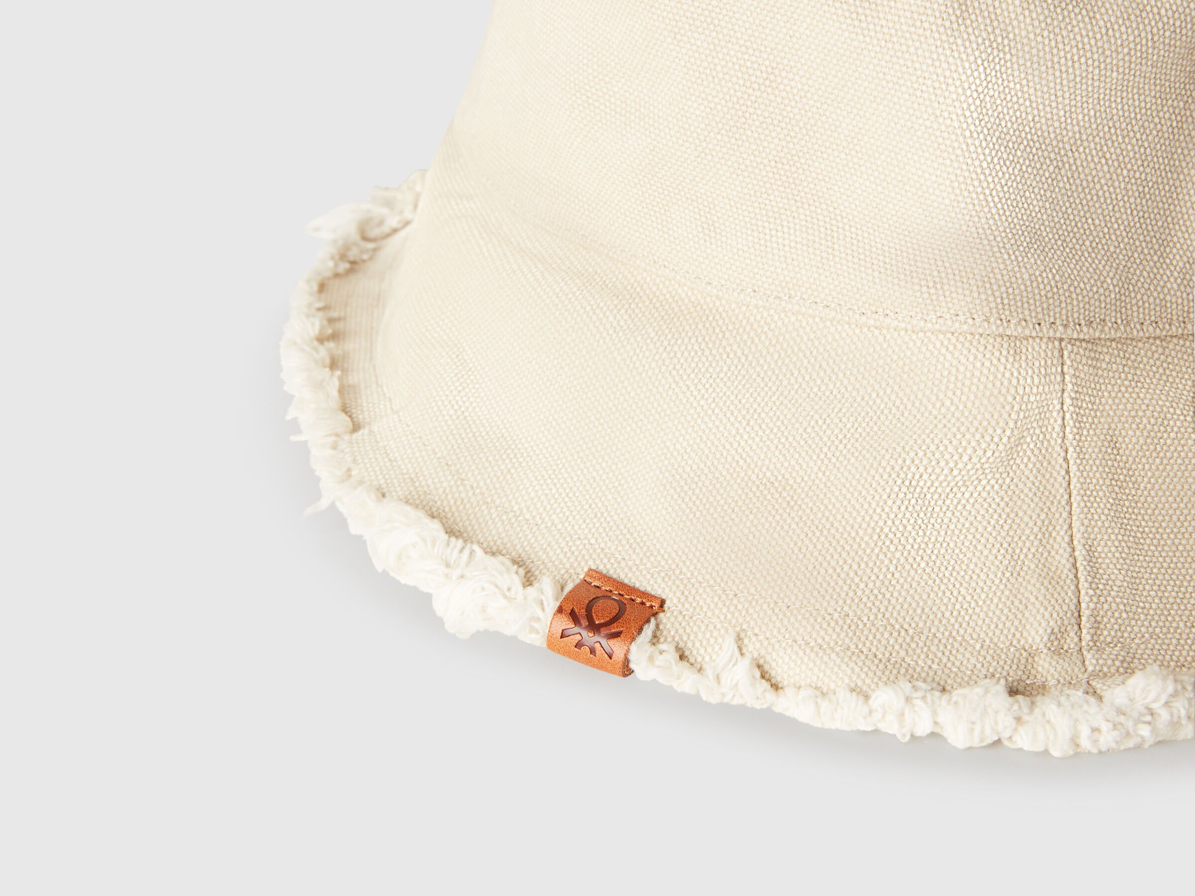 HAT Women image number 2