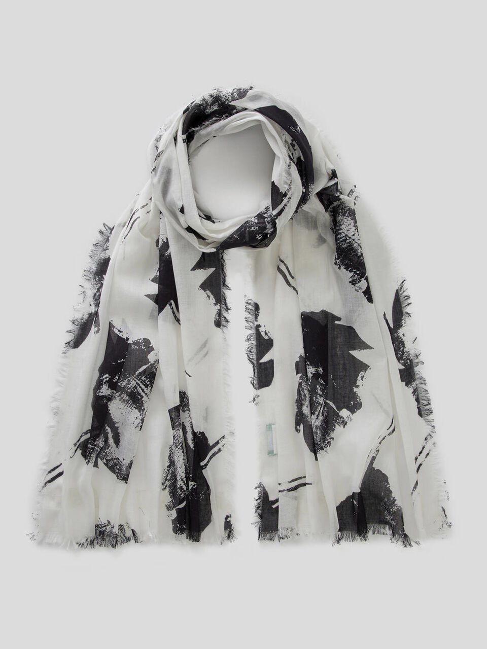 Patterned scarf in organic cotton image number 1