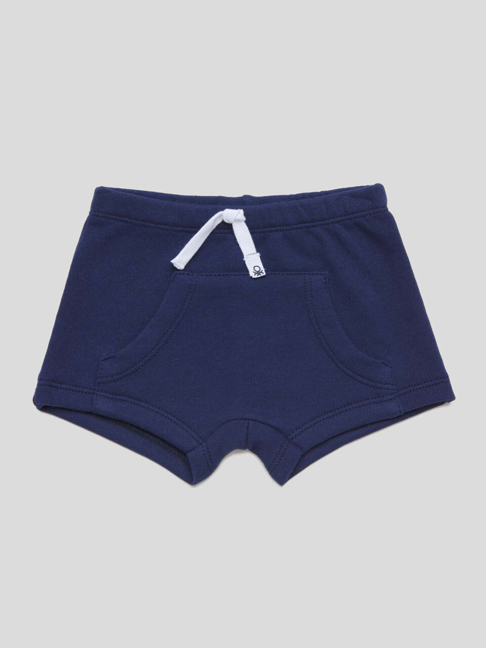 Shorts con maxi tasca image number 1