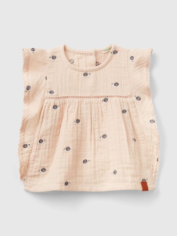 Bluse mit Volants und Stickereien Newborn