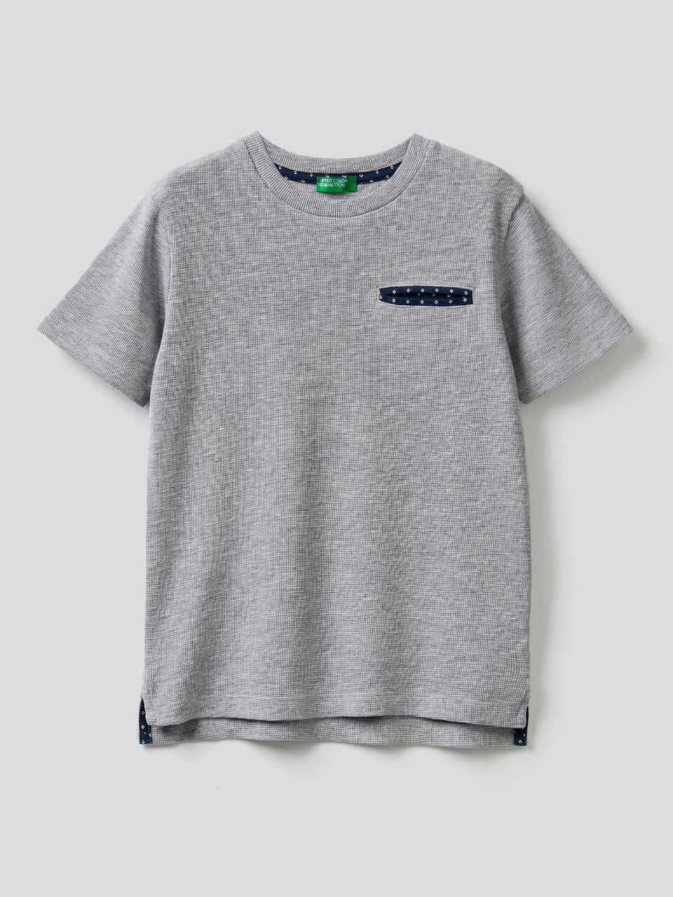 T-shirt with pocket image number 1