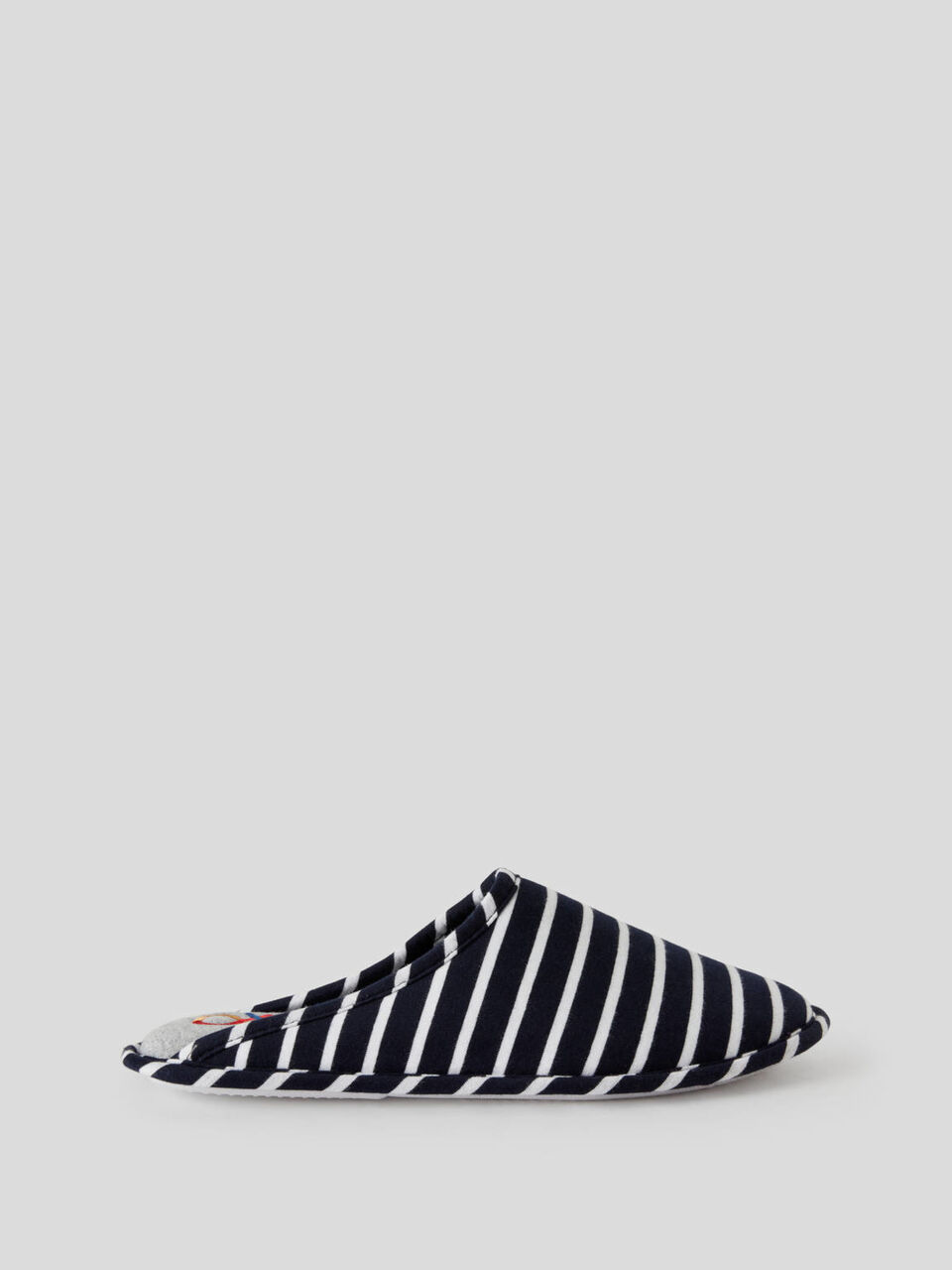 Printed slippers image number 1