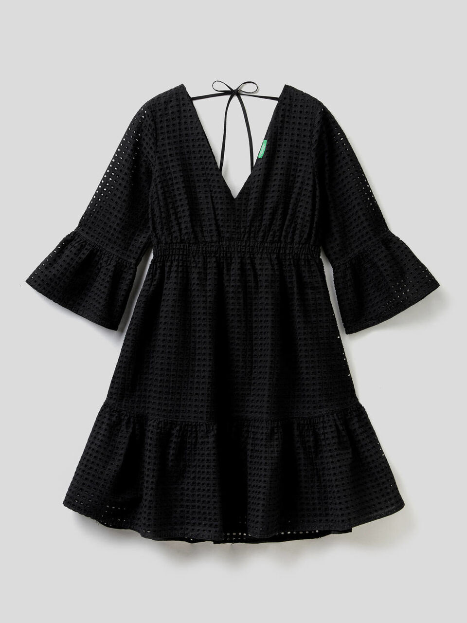 Robe courte en broderie anglaise image number 1