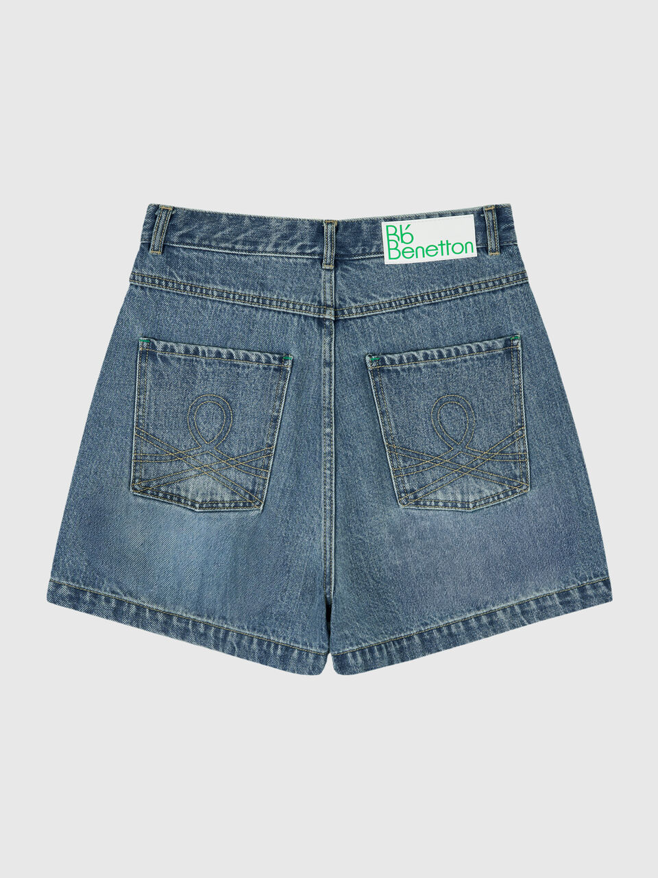 SHORTS Women image number 2