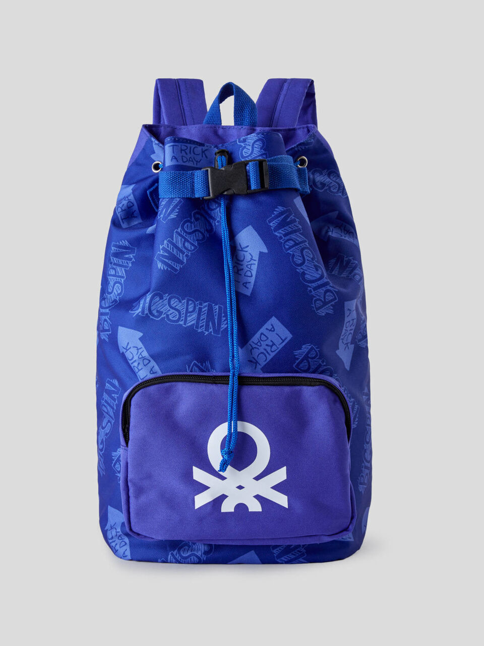 Sac à dos avec cordon de serrage et accessoire image number 1