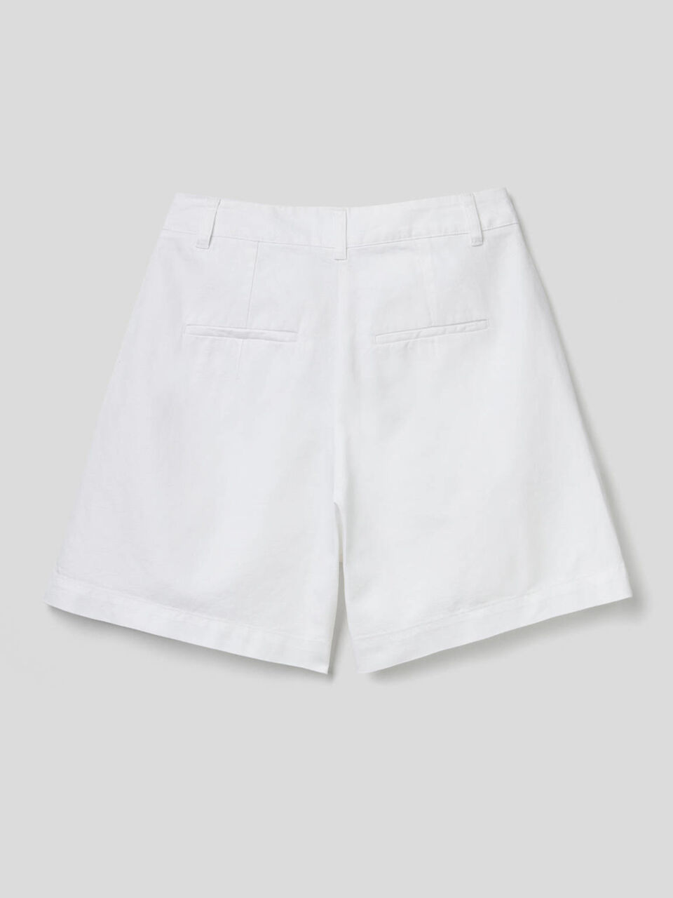 Shorts aus einer Leinenmischung mit weitem Bein image number 2