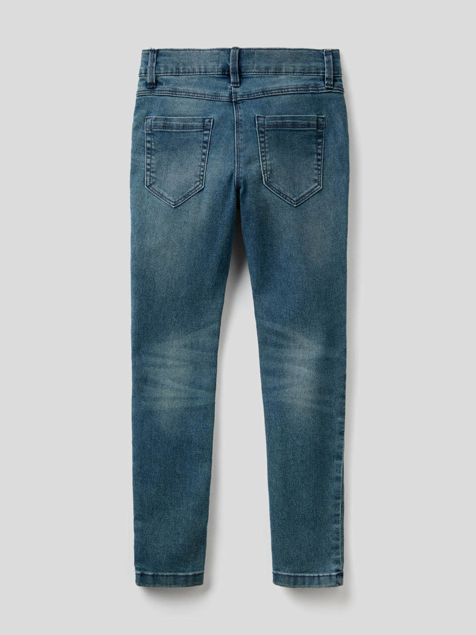 Jeans skinny fit dall'aspetto vissuto image number 2