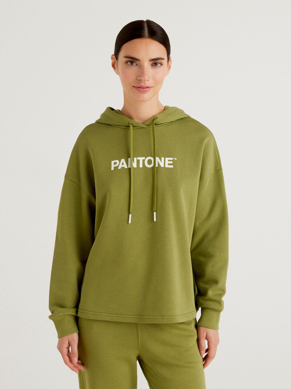 Sweatshirt mit Kapuze in Militärgrün BenettonxPantone™