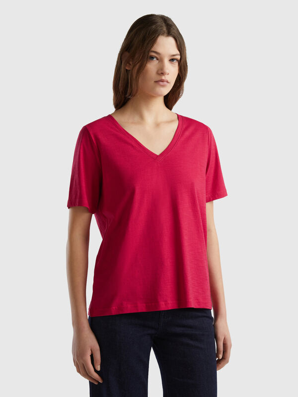 Geflammtes Baumwoll-T-Shirt mit V-Ausschnitt Damen