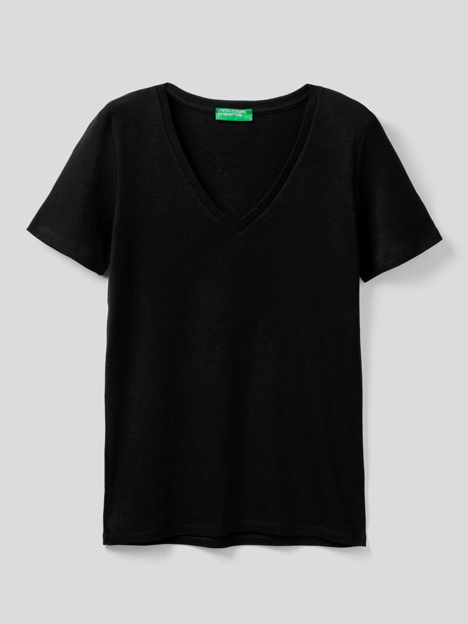 Pure cotton t-shirt with V-neck image number 1