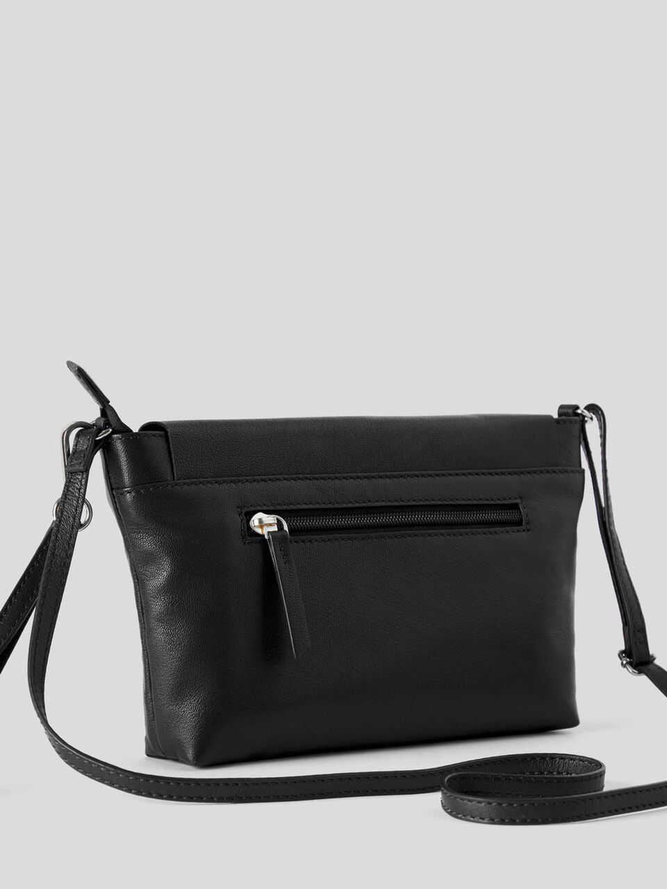 Versatile bag in genuine leather image number 2