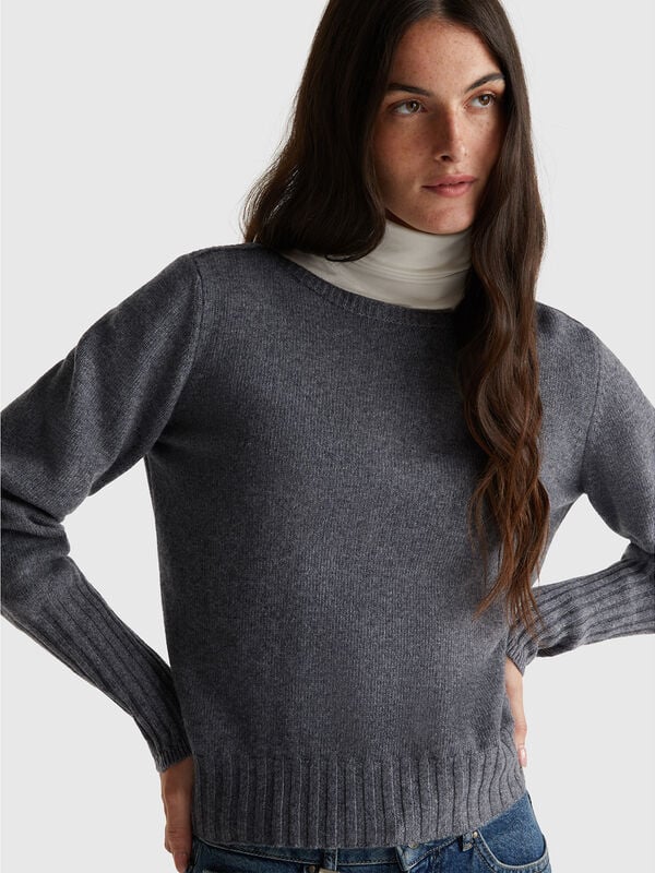 Maglioncino con scollo a barchetta Donna