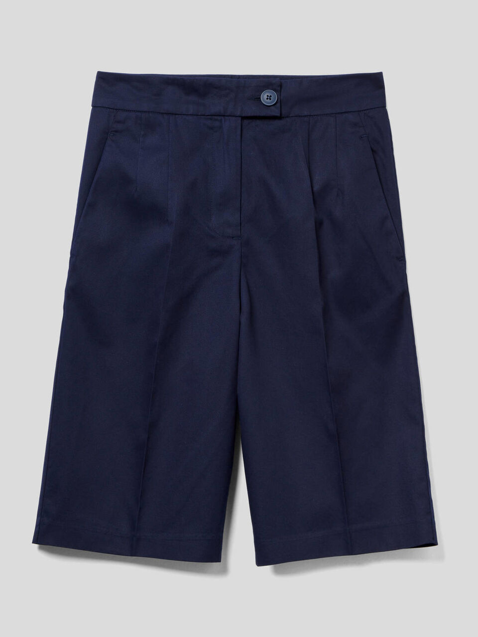 Bermudas with pleats image number 1