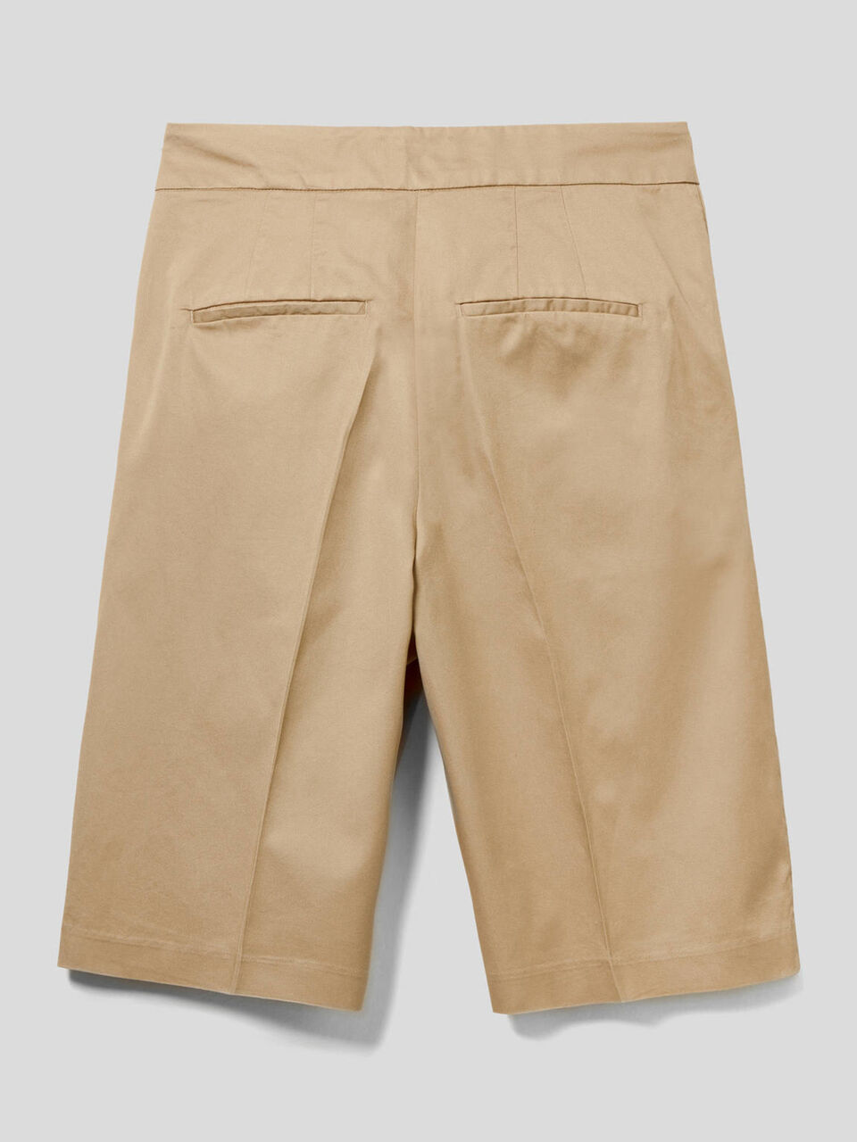 Bermudas with pleats image number 2