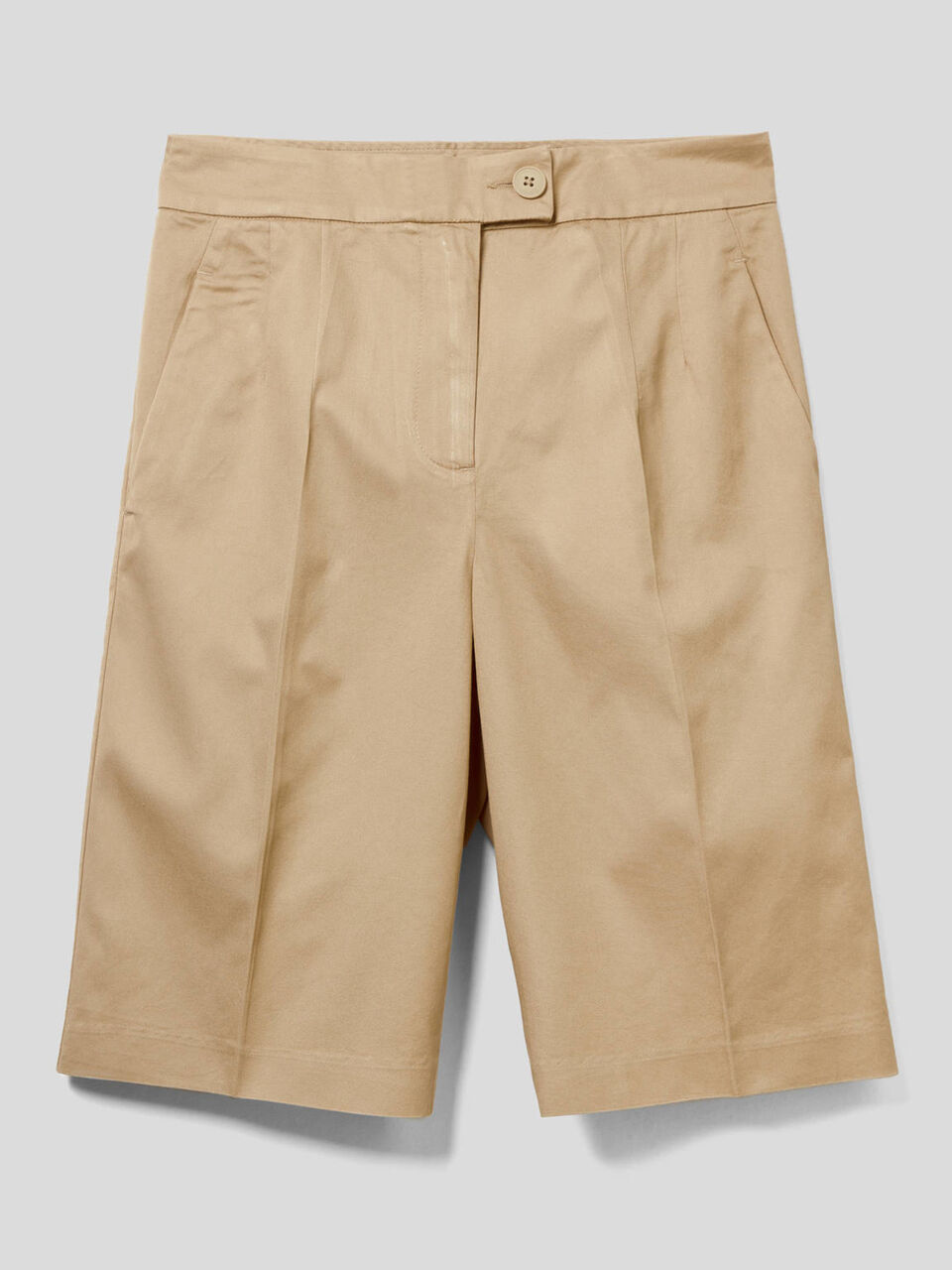 Bermudas with pleats image number 1